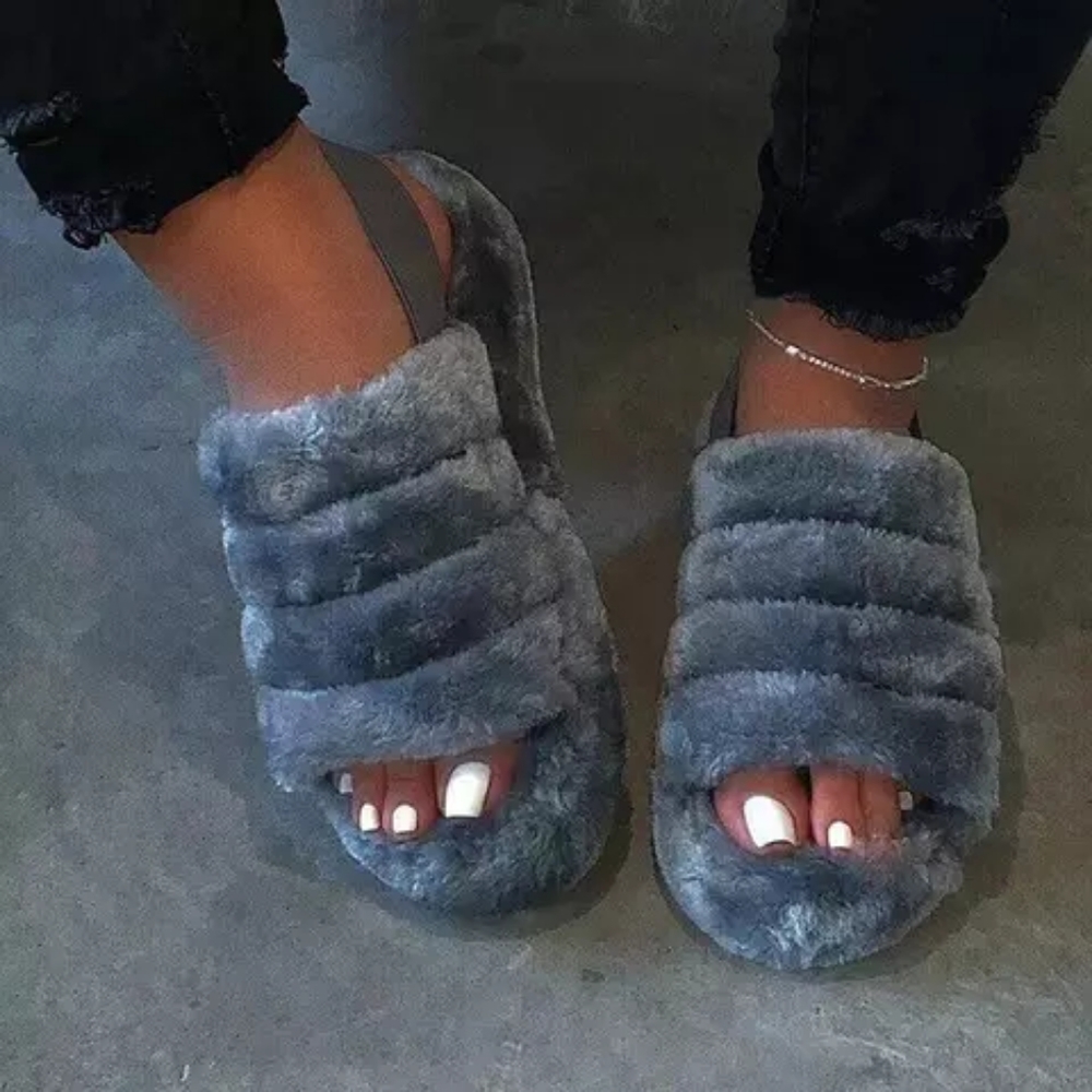 Comfy Fur Slides - Picture 3 of 3